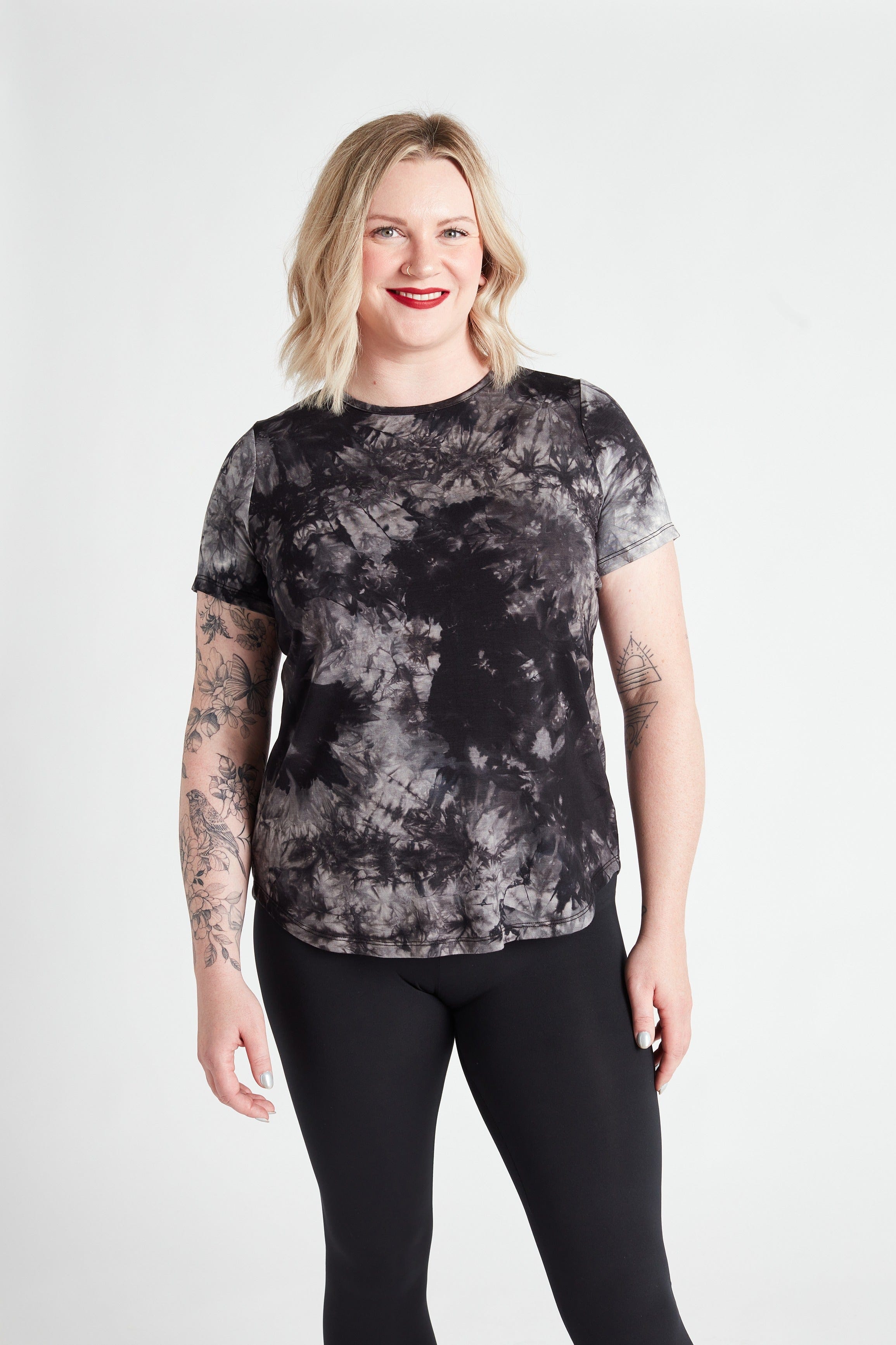 T-shirt ras du cou essentiel en Tie Dye