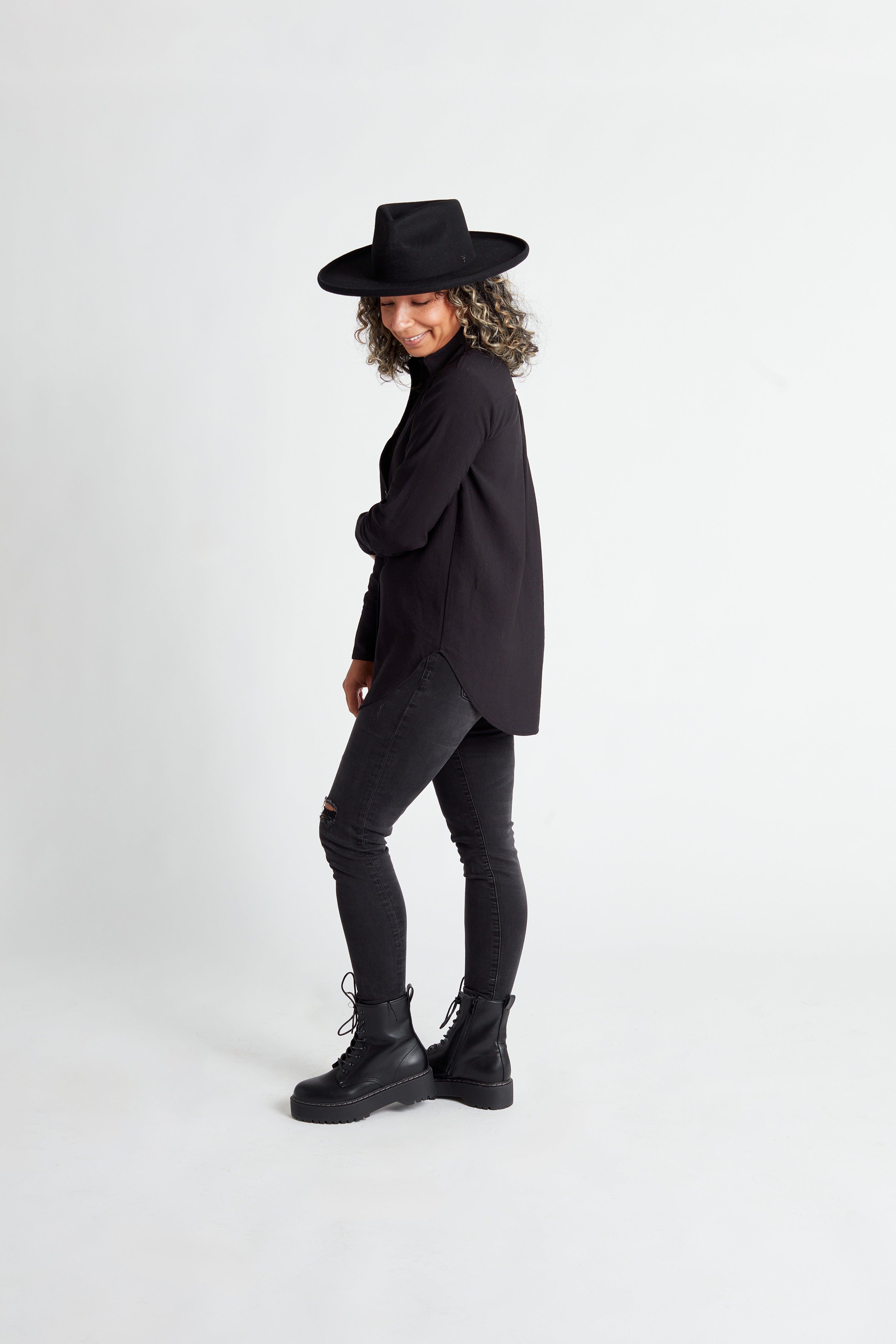 Essential Classic Button Up Shirt in Black